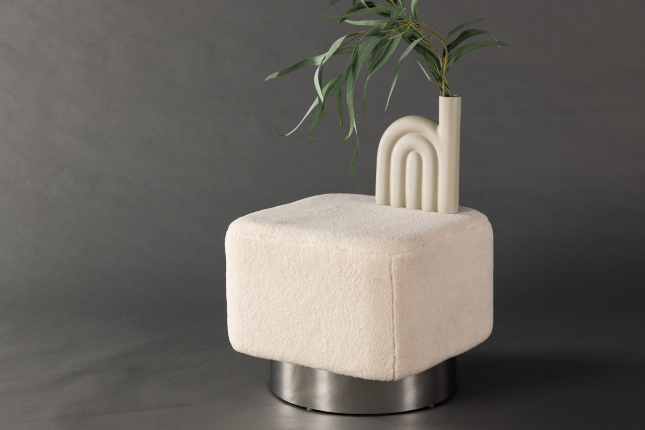 Newton – Pouf – Blanc cassé, Argenté – 45 x 38 x 45 cm