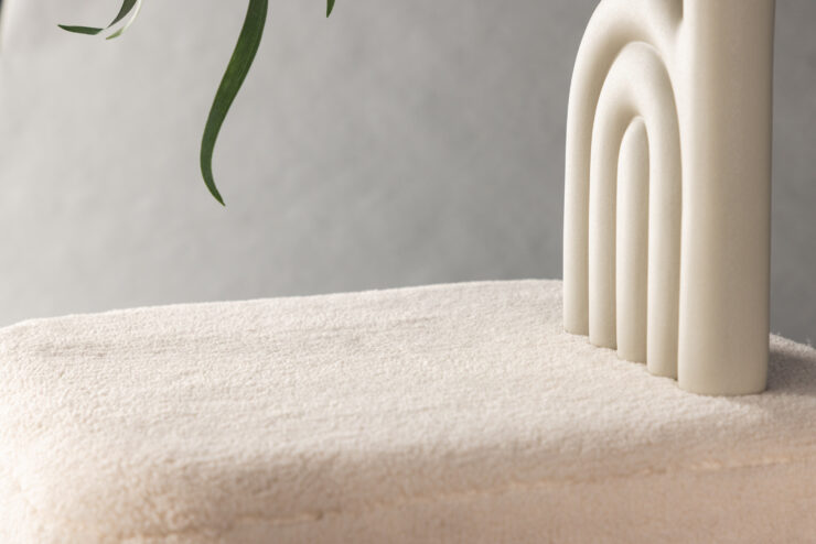 Newton – Pouf – Blanc cassé, Argenté – 45 x 38 x 45 cm