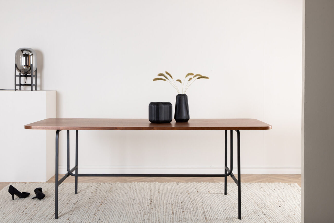 Uno – Table à manger rectangulaire – Noir, Naturel, Noyer – 200 x 90 cm