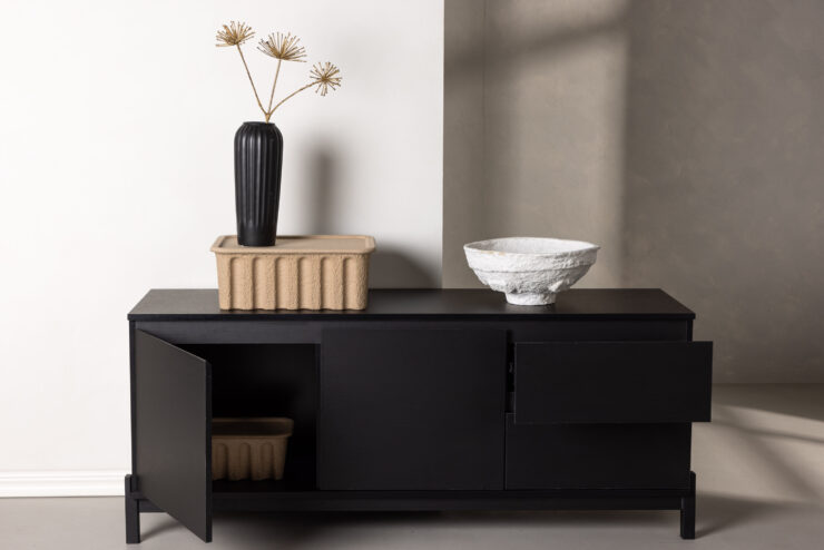 Corpus – Commode – Noir – 40 x 56 x 138 cm