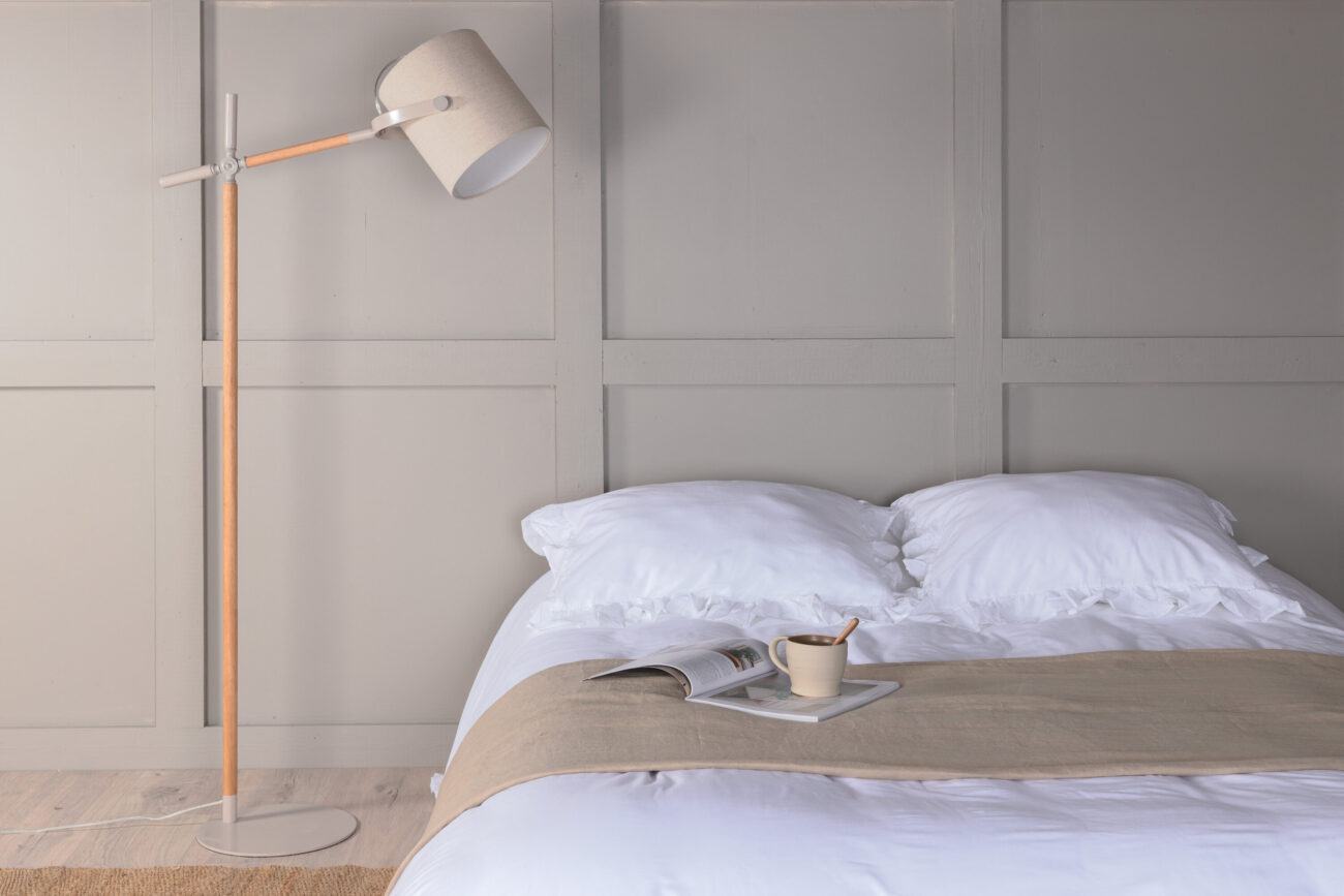 Dennis – Lampadaire – Beige, Naturel, Blanc – 66 x 156 x 30 cm