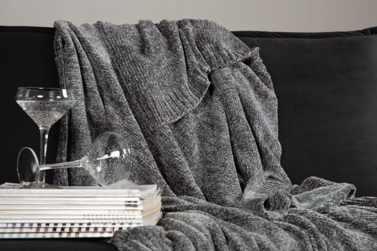 Ally – Plaid – Blanc, Gris foncé – 170 x 130 cm