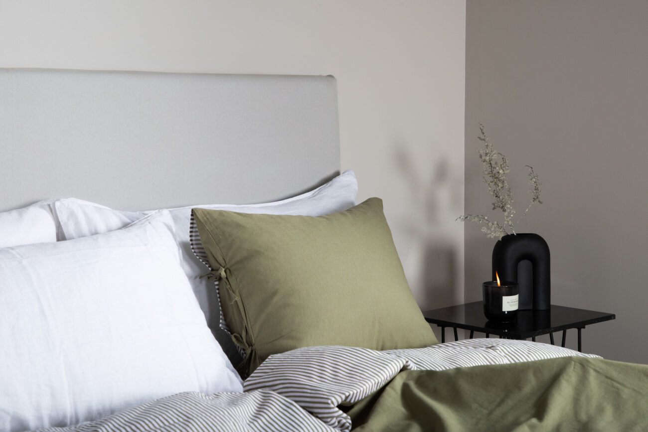 Saga – Headboard Cover – Gris clair – 10 x 180 x 140 cm