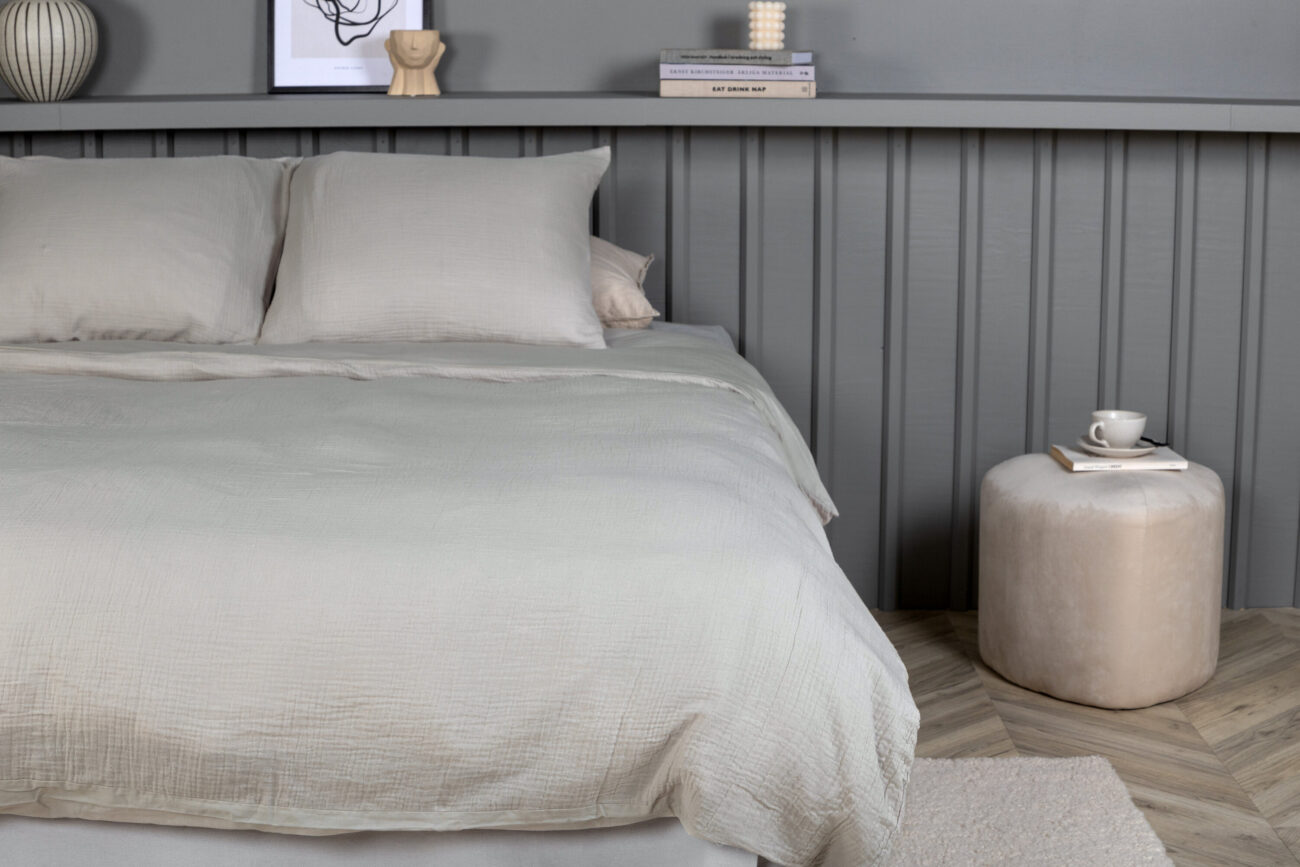 Mila – Linge de lit – Gris clair – 220 x 240 cm