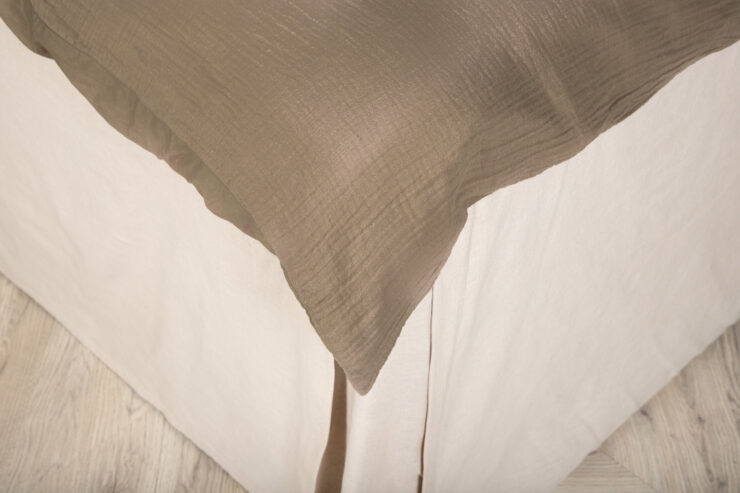 Mila – Linge de lit – Marron – 200 x 150 cm