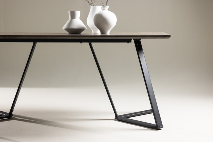 Marina – Table à manger rectangulaire – Noir, Gris, Naturel – 180 x 90 cm