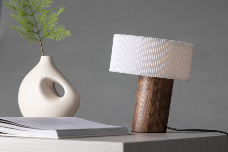 Branäs – Lampe à poser – Noyer, Blanc – ⌀9 cm