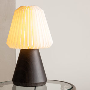 Fjällen – Lampe à poser – Noyer, Blanc – ⌀20 cm