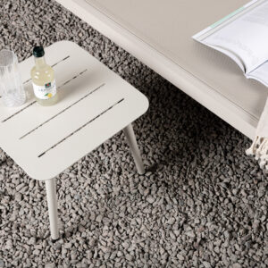 Lina – Table d&rsquo;appoint – Beige – 40 x 40 cm