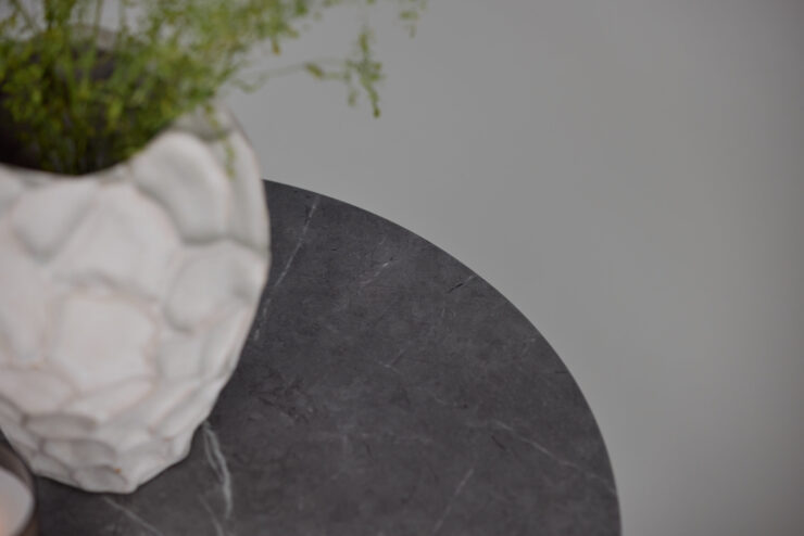 Härön – Table d'appoint – Gris, Noyer – ⌀52 cm