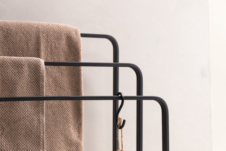 Drammen – Porte-manteau – Noir – 30 x 84 x 54 cm