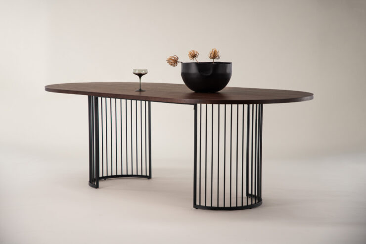 Hamneskär – Table à manger ovale – Noir, Noyer, Noyer foncé – 220 x 110 cm