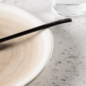Jublie – Arts de la table – Beige – ⌀28 cm