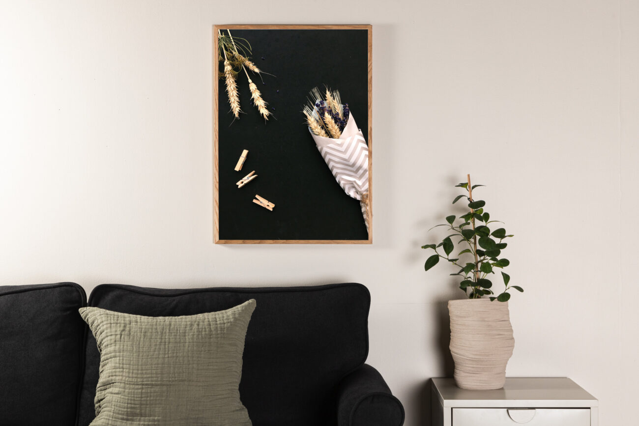 Flowers on table – Décoration murale – Beige, Noir – 40 x 30 cm