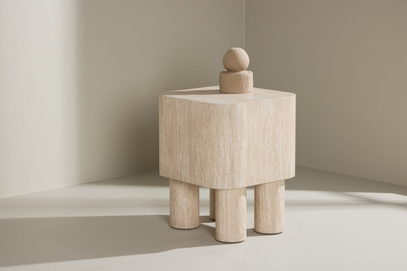 Klirou – Table d’appoint – Beige – 40 x 40 cm