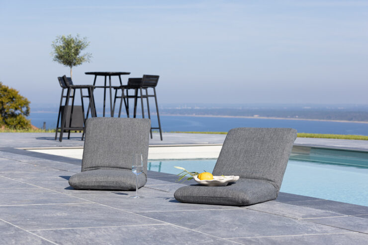 Trond – Bain de soleil – Gris, Noir – 80 x 5 x 40 cm