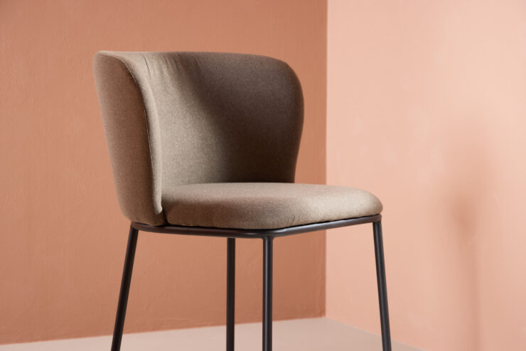 Edina – Chaise de salle à manger – Noir, Marron – 60 x 77 x 53 cm