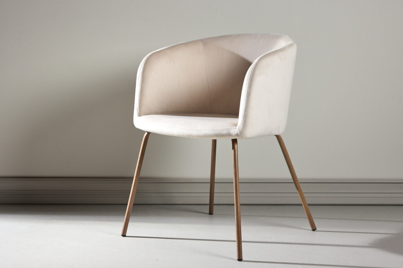 Berit – Chaise de salle à manger – Beige, Noyer – 55 x 78 x 55 cm