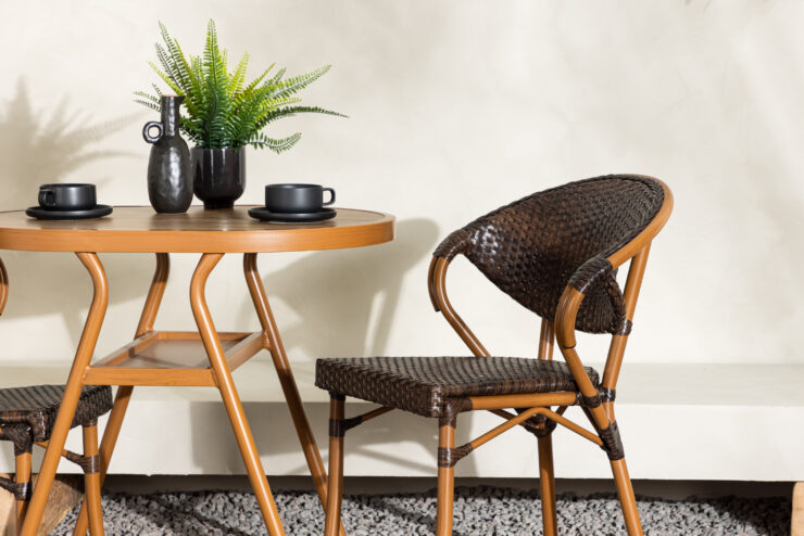 Abrantes – Set café – Marron – Chaise : 59 x 56 x 80 Table : 80 x 74 cm