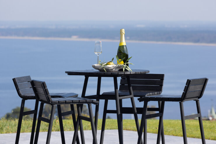 Mexico – Ensemble de bar – Noir – Chaise : 43 x 44 x 91 Table : 65 x 95 cm