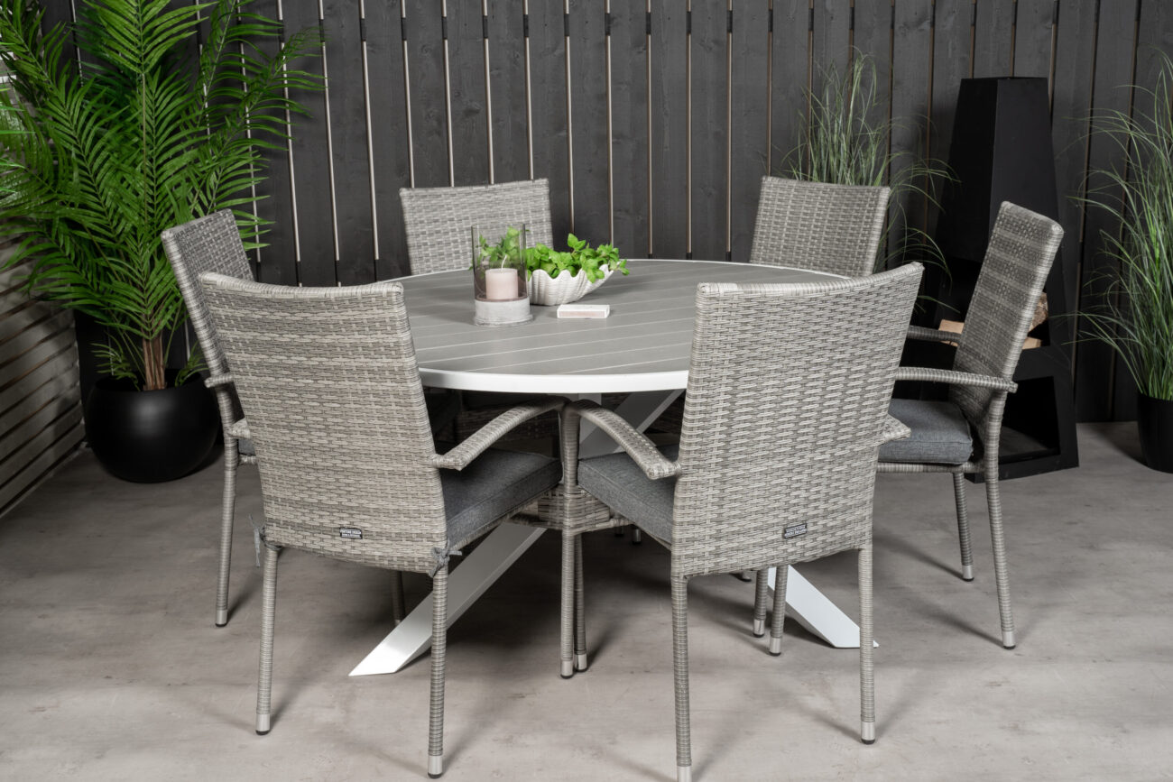 Parma, Anna – Ensemble repas – Gris – Table : ⌀140 Chaise : 62 x 96 x 55 cm