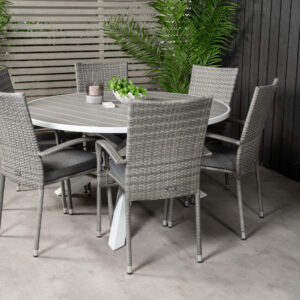 Parma, Anna – Ensemble repas – Gris – Table : ⌀140 Chaise : 62 x 96 x 55 cm