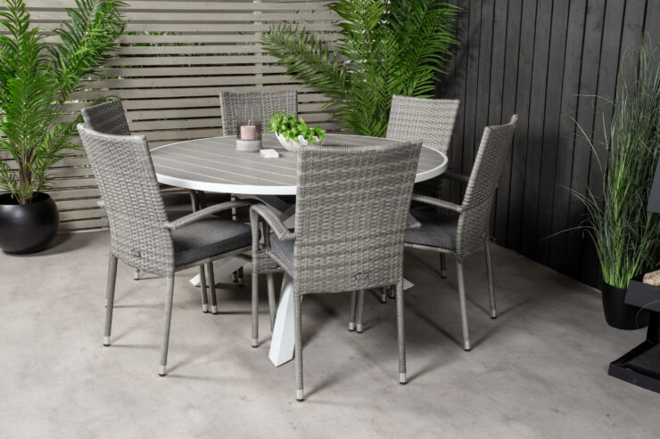 Parma, Anna – Ensemble repas – Gris – Table : ⌀140 Chaise : 62 x 96 x 55 cm
