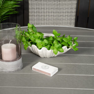 Parma, Anna – Ensemble repas – Gris – Table : ⌀140 Chaise : 62 x 96 x 55 cm