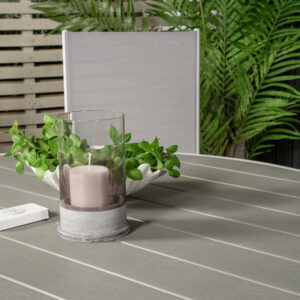 Parma, Break – Ensemble repas – Gris – Table : ⌀140 Chaise : 62 x 107,5 x 55 cm