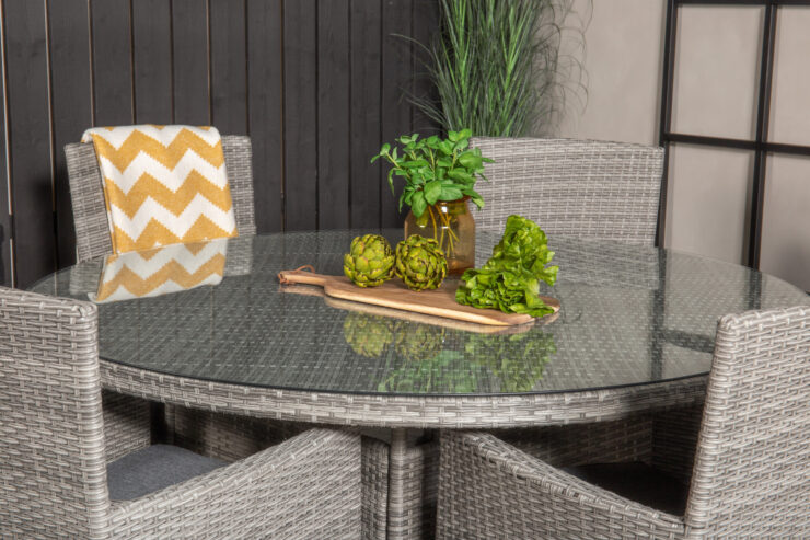 Volta, Malin – Ensemble repas – Gris – Table : ⌀150 Chaise : 65 x 92 x 58 cm