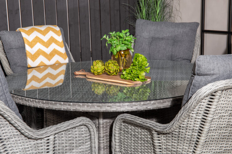 Volta, Vikelund – Ensemble repas – Gris – Table : ⌀150 Chaise : 75 x 92 x 65 cm
