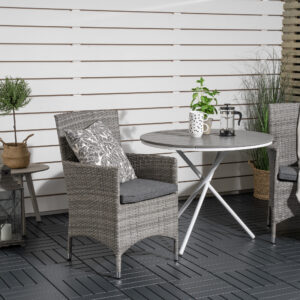 Parma, Malin – Ensemble repas – Blanc – Table : ⌀90 Chaise : 65 x 92 x 58 cm