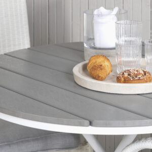 Parma, Anna – Ensemble repas – Gris – Table : ⌀90 Chaise : 62 x 96 x 55 cm