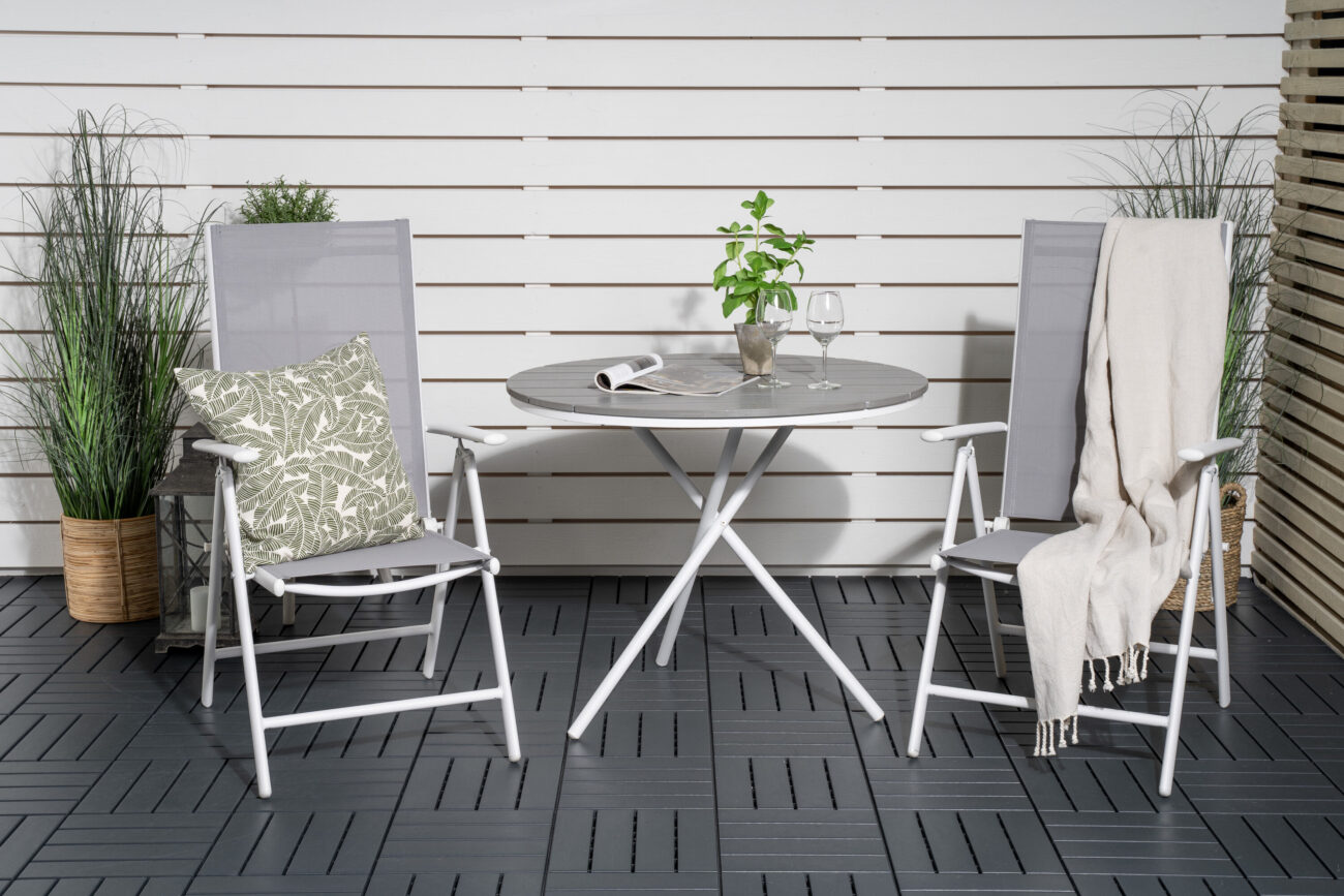 Parma, Break – Ensemble repas – Blanc – Table : ⌀90 Chaise : 62 x 107,5 x 55 cm