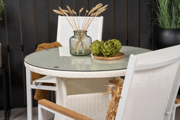 Volta, Texas – Ensemble repas – Blanc – Table : ⌀90 Chaise : 57 x 91 x 57 cm