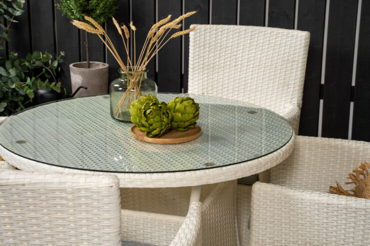 Volta, Malin – Ensemble repas – Blanc – Table : ⌀90 Chaise : 65 x 92 x 58 cm