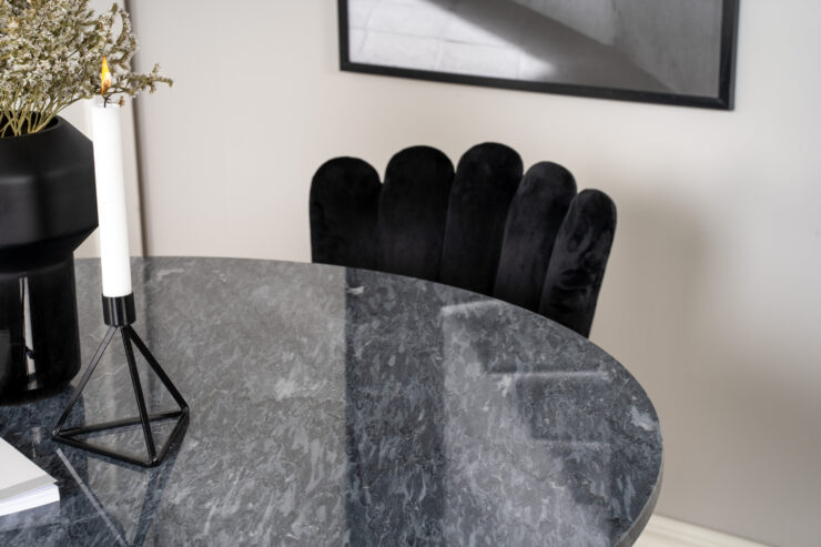 Estelle, Limhamn – Ensemble repas rond – Gris foncé – Table : ⌀106 Chaise : 54 x 82,5 x 44,5 cm