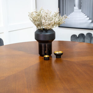 Copenhagen, Limhamn – Ensemble repas rond – Marron – Table : ⌀140 Chaise : 54 x 82,5 x 44,5 cm