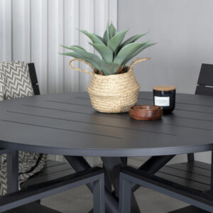 Alma, Levels – Ensemble repas – Noir – Table : ⌀120 Chaise : 59 x 89 x 57 cm