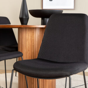 Bianca, Muce – Ensemble repas rond – Noyer – Table : ⌀110 Chaise : 63 x 84 x 43 cm