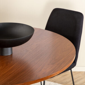 Bianca, Muce – Ensemble repas rond – Noyer – Table : ⌀110 Chaise : 63 x 84 x 43 cm