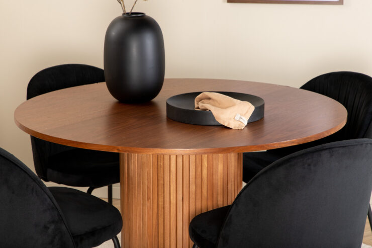 Bianca, Wrinkles – Ensemble repas rond – Noyer – Table : ⌀110 Chaise : 50 x 79,5 x 49 cm