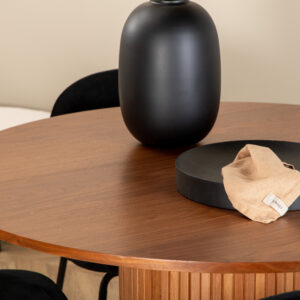 Bianca, Wrinkles – Ensemble repas rond – Noyer – Table : ⌀110 Chaise : 50 x 79,5 x 49 cm