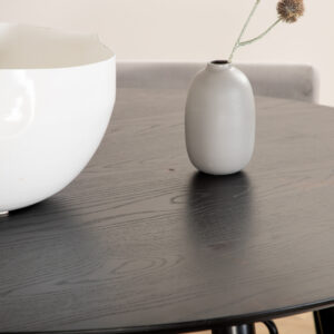 Dipp, Kenth – Ensemble repas rond – Noir – Table : ⌀115 Chaise : 52 x 76 x 40 cm