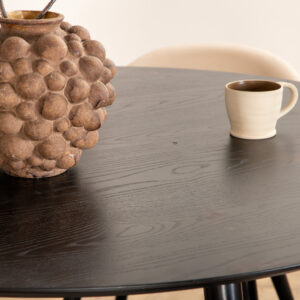Dipp, Velvet – Ensemble repas rond – Noir – Table : ⌀115 Chaise : 57 x 76,5 x 50 cm