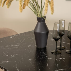 Marbs, Velvet – Ensemble repas rond – Noir – Table : ⌀110 Chaise : 57 x 76,5 x 50 cm