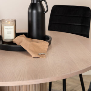 Bianca, Windu – Ensemble repas rond – Blanchi – Table : ⌀110 Chaise : 49 x 94 x 43 cm