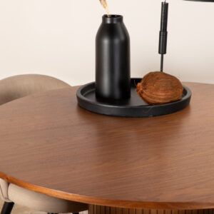 Bianca, Velvet – Ensemble repas rond – Noyer – Table : ⌀110 Chaise : 57 x 76,5 x 50 cm