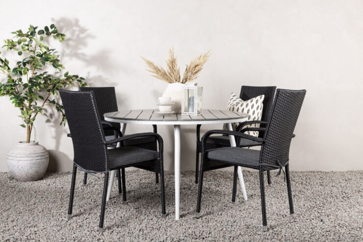 Break, Anna – Ensemble repas – Table : ⌀120 Chaise : 64 x 95 x 55 cm
