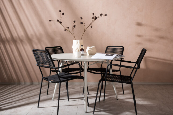 Lina, Lindos – Ensemble repas – Table : ⌀120 Chaise : 66 x 85 x 55 cm